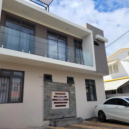 Pearl Gate Residence, Aprt No2 Flic en Flac Exterior photo